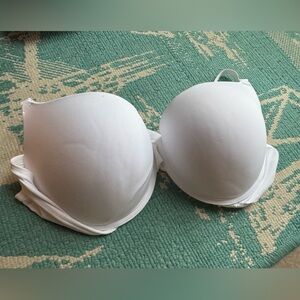 Like new Victoria's Secret White push up Bra